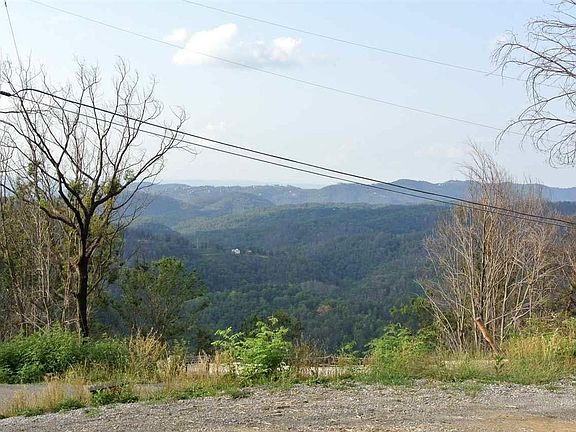 3rd image of 880 Chalet Village Blvd