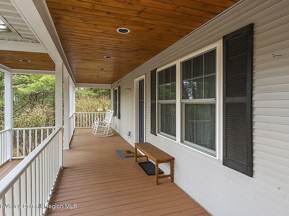 4th image of 562 Fischer Road