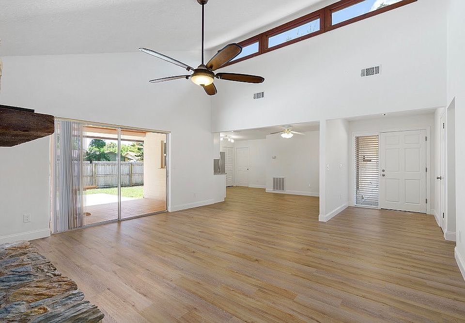 1st image of 834 Woodcrest Cv