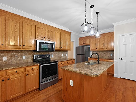 4th image of 2212 Wheelerbrook Ct