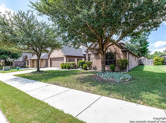 3rd image of 1209 Gwendolyn Way