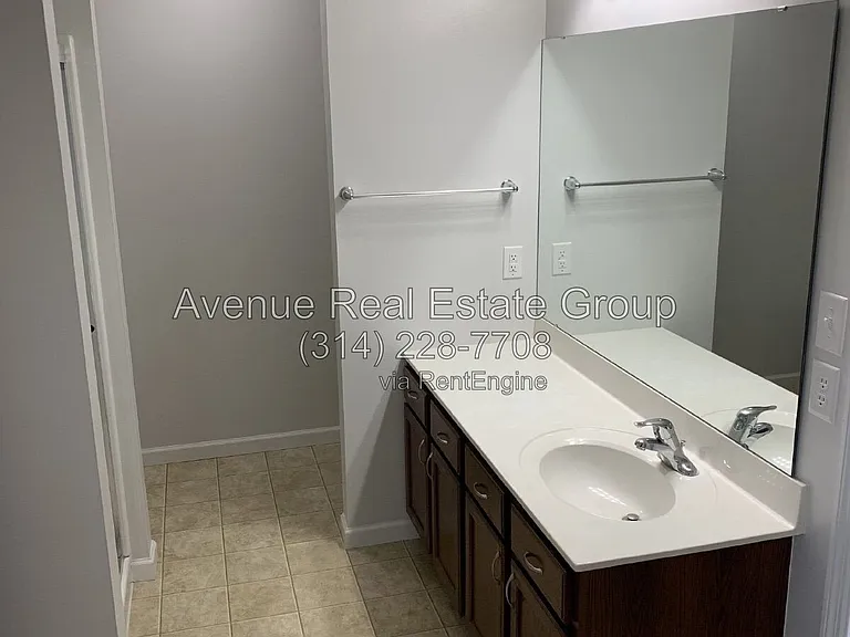 554 Parkgate Dr — Photo 14