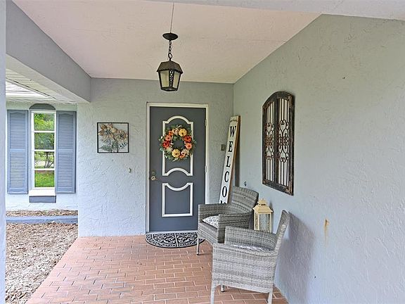 2nd image of 811 ALDERWOOD WAY