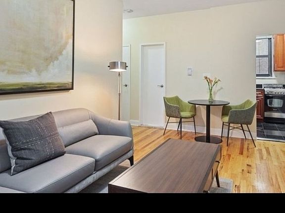 2nd image of 150 W 47th St APT 7G