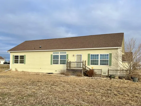 1417 Northstar Ave, Pierre, SD 57501
