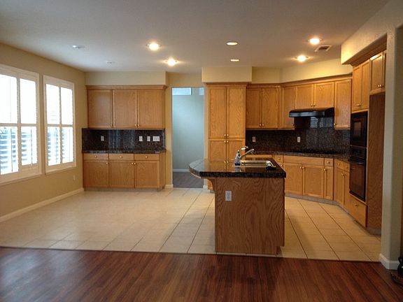 2nd image of 5762 Westchester Cir