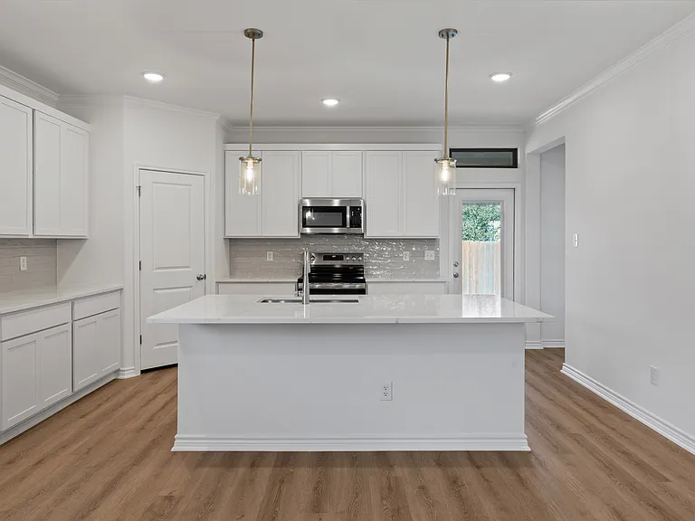 7310 Caladium Dr — Photo 11