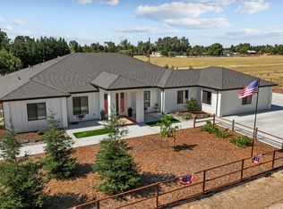 11852 E Harmony Grove Ln, Lockeford, CA 95237