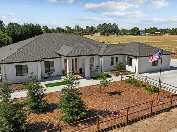 11852 E Harmony Grove Ln, Lockeford, CA 95237