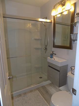 5th image of 201 Evergreen St APT 5-3E