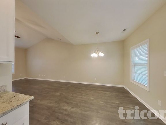 4th image of 1014 Cyril Dr