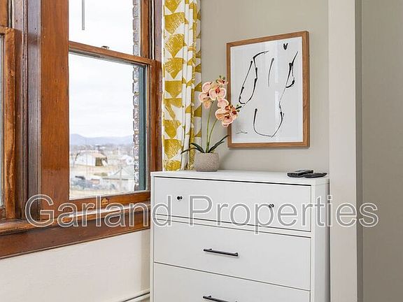 5th image of 829 Salem Ave SW #4