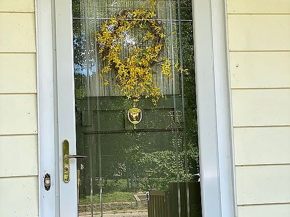 2nd image of 702 E Marietta Ave
