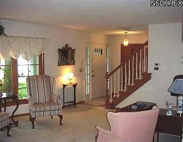 4th image of 126 Briar Lake Ct