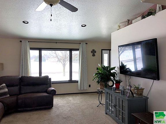 3rd image of 200 S Norbeck St
