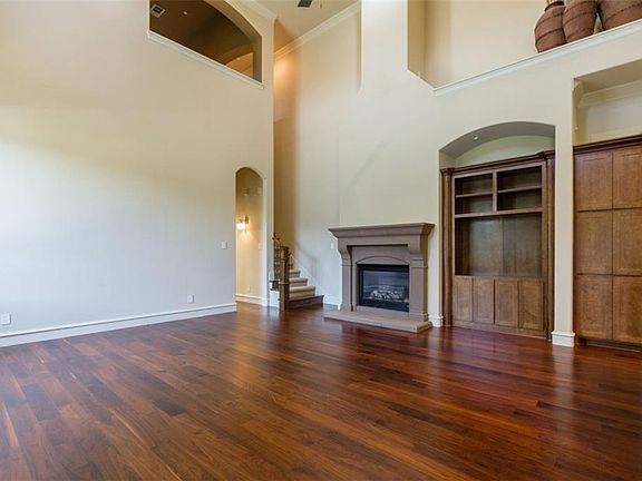 3rd image of 3900 Heritage Oaks Dr
