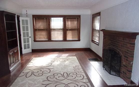 4th image of 3406 Clayton Ave