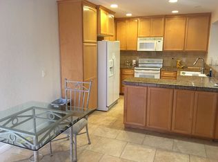 688 Ascot Dr, Vista, CA 92083