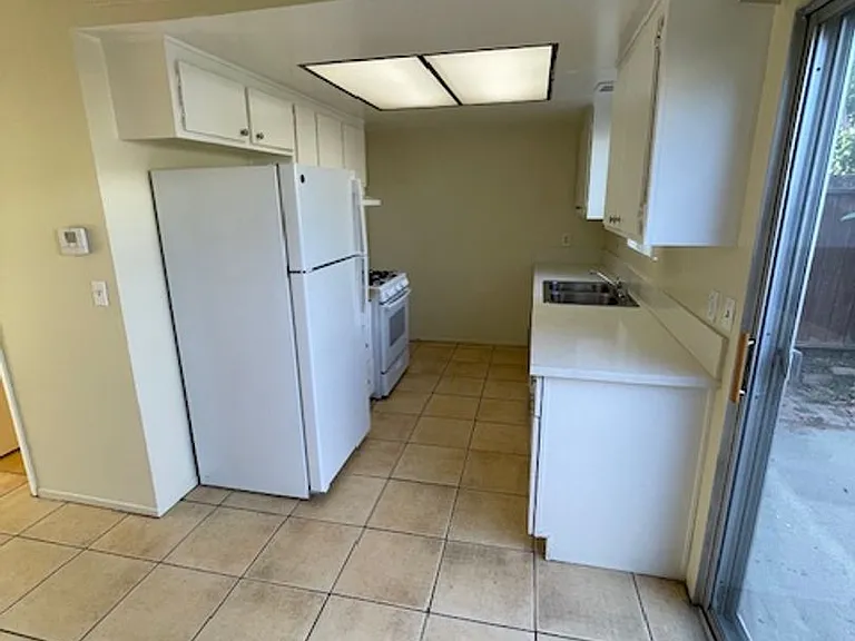 530 S I St #2 — Photo 6