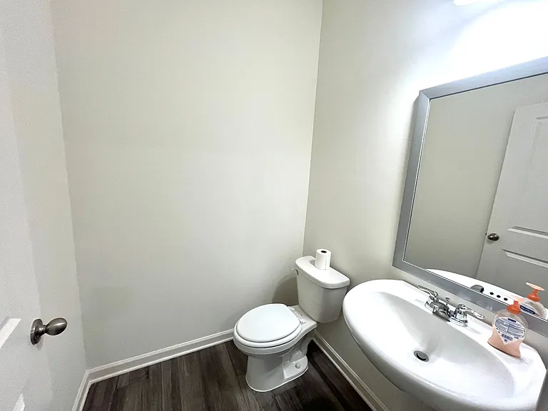 303 Hyde Park — Photo 10