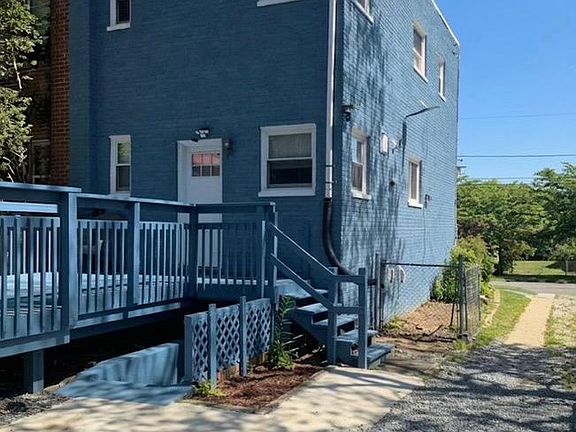 3rd image of 1821 Longfellow St