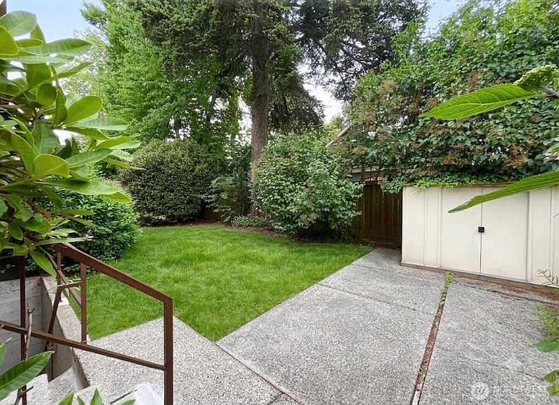 4th image of 6746 24th Avenue NW
