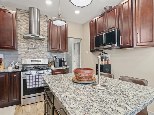 81 Humphrey Avenue image 4 of 37