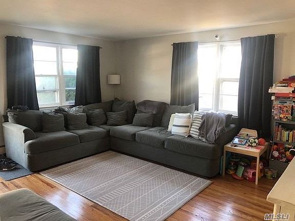 3rd image of 30 Mohegan Ave Floor 1