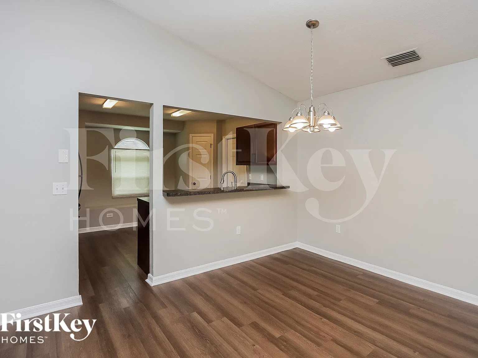 3 bed, 2.0 bath, 1390 sqft, $1,845 — Photo 4