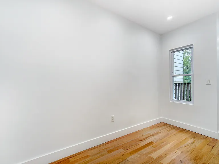 151 Williams Ave #2L — Photo 8