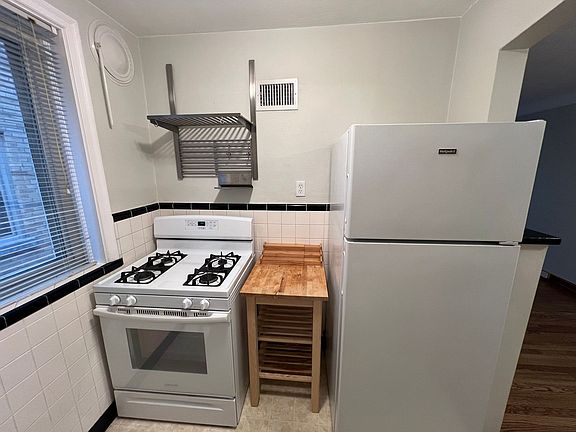 3rd image of 6358 Sutherland Ave #60