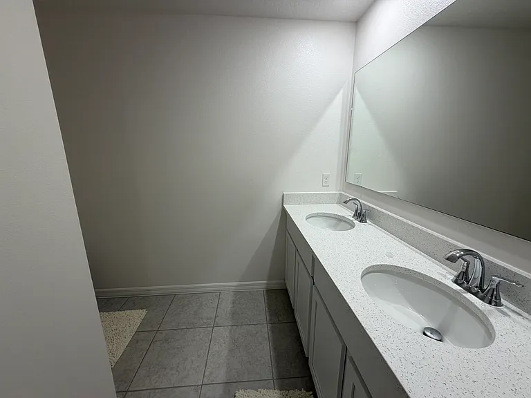 2090 Penn Dr — Photo 9