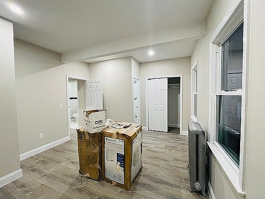5th image of 176-05 90th Ave #1