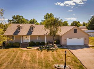 1501 Cardinal Dr, Marion, IL 62959