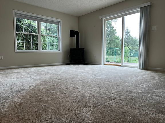 5th image of 3645 Mountain View Dr