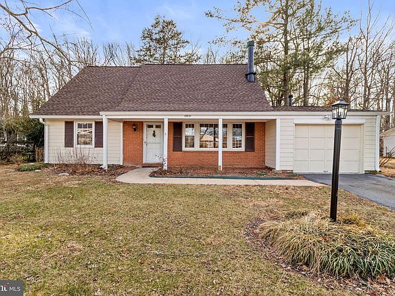 3rd image of 12921 Point Pleasant Dr