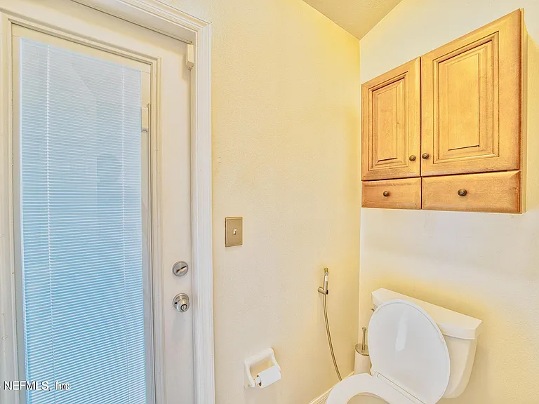 5628 Loma Vista Dr W — Photo 29