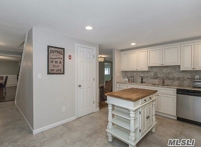 2nd image of 6 Sugar Pine Cir