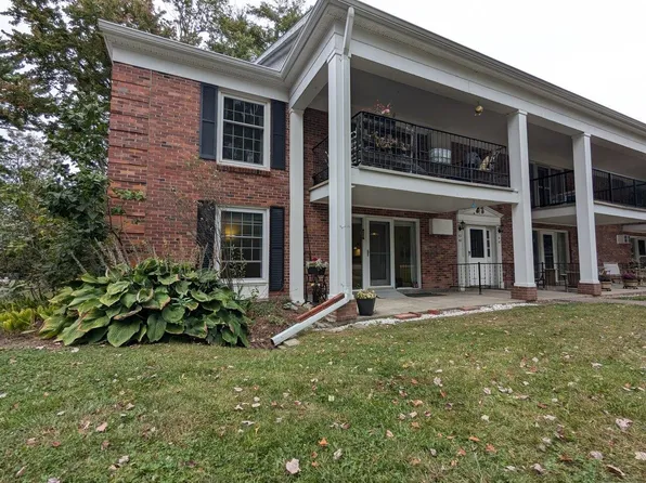 100 Kennedy Drive #48, South Burlington, VT 05403