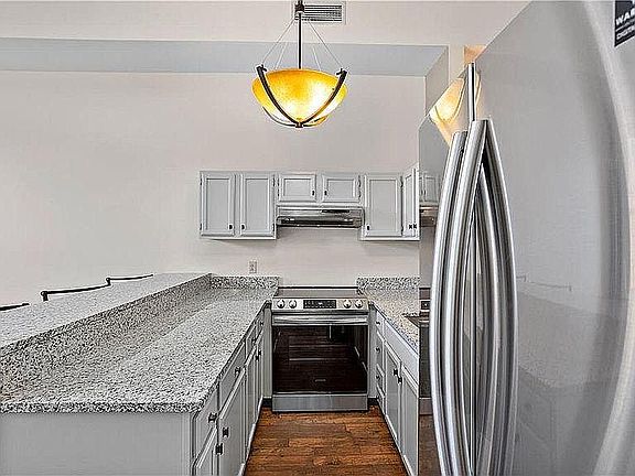 2nd image of 408 W Saint Clair Ave APT 409