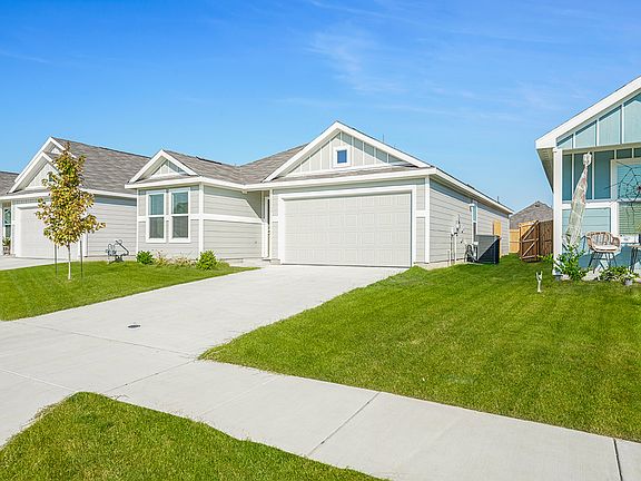 3rd image of 1137 Ashwood Dr