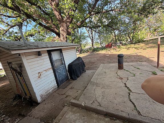 Garden shed exterior