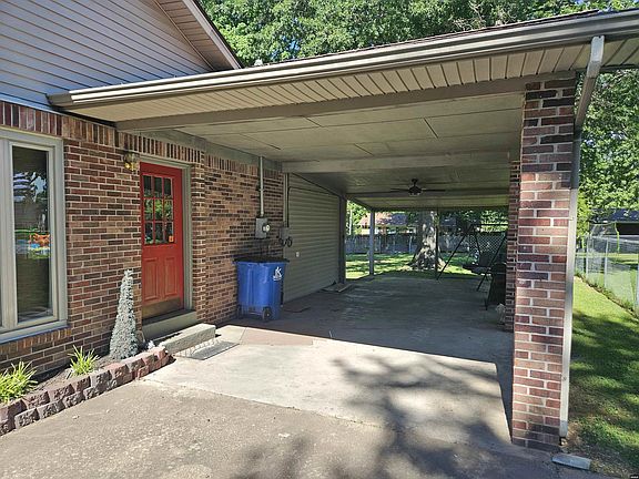 3rd image of 406 Fairlane Dr