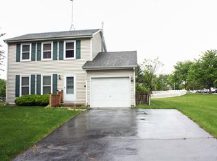 400 Candlewood Ct, Algonquin, IL 60102