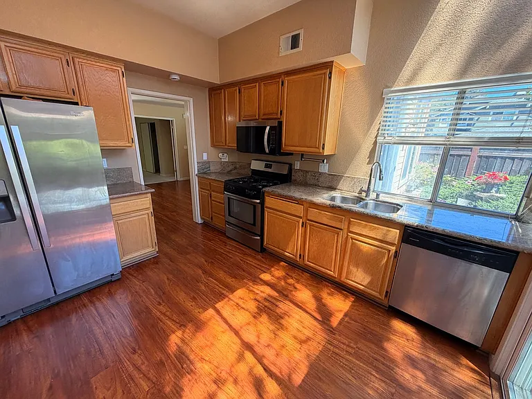 3906 Eilene Ct — Photo 12