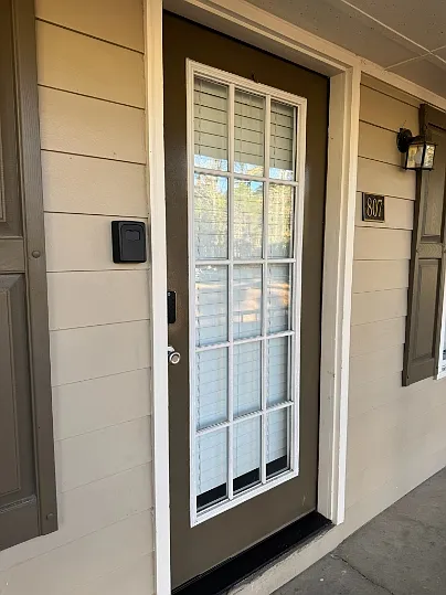 806 Park Ln — Photo 11
