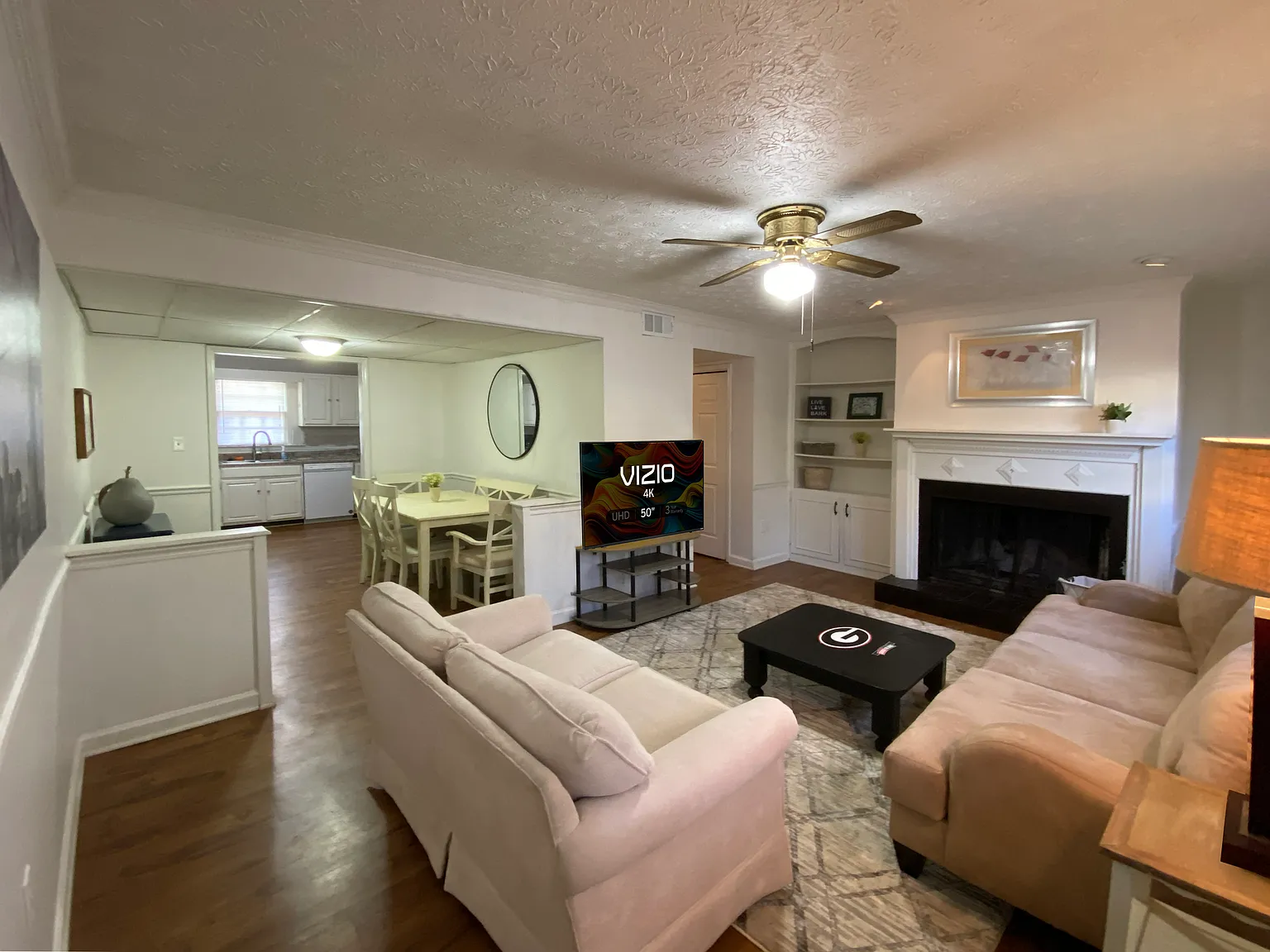 2 bed, 2.5 bath, 1178 sqft, $2,085 — Photo 2