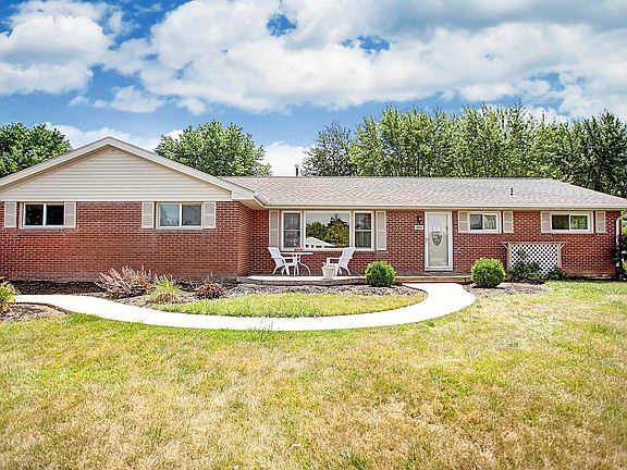 3rd image of 4895 New Haven Dr #1