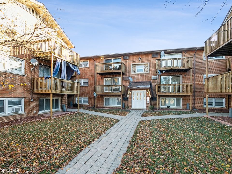 1st image of 10747 S Harlem Ave APT 1B