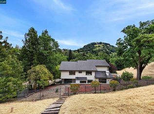 58 Saddle Rd, Walnut Creek, CA 94595